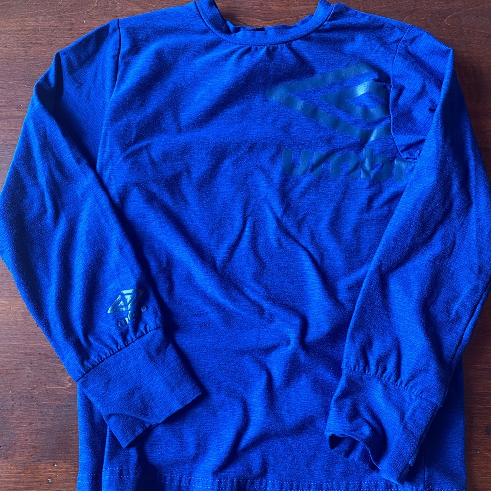Umbro boys longs sleeved shirt